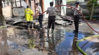 KEBAKARAN yang meludeskan gudang SDN 3 Pengotan, di Banjar Padpadan, Desa Pengotan, Bangli Senin (16/3/2020). Foto: aan girinatha KEBAKARAN yang meludeskan gudang SDN 3 Pengotan, di Banjar Padpadan, Desa Pengotan, Bangli Senin (16/3/2020). Foto: aan girinatha