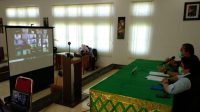 KEJARI Gianyar melaksanakan rapat virtual dengan perbekel se-Kabupaten Gianyar, Kamis (16/4/2020). Foto: ist KEJARI Gianyar melaksanakan rapat virtual dengan perbekel se-Kabupaten Gianyar, Kamis (16/4/2020). Foto: ist