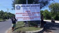 MEMUTUS wabah virus Corona (Covid 19) Desa Adat Serangan bekerjasama Kelurahan Serangan melakukan karantina wilayah terbatas yang melarang warga yang tidak berkepentingan untuk keluar-masuk mulai pukul 07.00 – 24.00 Wita. Foto: istimewa MEMUTUS wabah virus Corona (Covid 19) Desa Adat Serangan bekerjasama Kelurahan Serangan melakukan karantina wilayah terbatas yang melarang warga yang tidak berkepentingan untuk keluar-masuk mulai pukul 07.00 – 24.00 Wita. Foto: istimewa