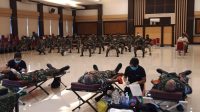 dormo darah kodam PRAJURIT Kodam IX/Udayana saat donor darah dengan tetap memperhatikan protokol kesehatan di tengah situasi wabah Covid-19. Foto: Ist