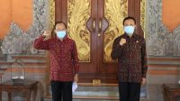 GUBERNUR Koster didampingi Sekda Bali, Dewa Made Indra di Gedung Gajah Jayasabha di Denpasar. Foto : ist GUBERNUR Koster didampingi Sekda Bali, Dewa Made Indra di Gedung Gajah Jayasabha di Denpasar. Foto : ist