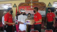 Foto: KAPOLRES BANGLI KAPOLRES Bangli, AKBP I Gusti Agung Dhana Aryawan, didampingi Kabag Sumda Kompol Buda Yasa menyerahkan bantuan sembako di Yayasan Gurukula Bangli, Minggu (26/7). Foto: gia Foto: KAPOLRES BANGLI KAPOLRES Bangli, AKBP I Gusti Agung Dhana Aryawan, didampingi Kabag Sumda Kompol Buda Yasa menyerahkan bantuan sembako di Yayasan Gurukula Bangli, Minggu (26/7). Foto: gia
