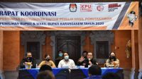 RAKOR KPU KARANGASEM RAPAT koordinasi KPU Karangasem membahas tahapan coklit yang sedang berlangsung, Rabu (29/7/2020). Foto: Ist