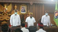 Foto: RAPAT PARIPURNA KLUNGKUNG KETUA DPRD Klungkung, Anak Agung Gde Anom, memimpin rapat paripurna di Kantor DPRD Klungkung, Senin (6/7). Foto: baw