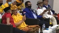 disel astawa di musda golkar DISEL Astawa (dua kanan) saat menjadi tamu kehormatan dalam Musda Golkar Badung, Sabtu (25/7/2020). Dia mengusulkan paket yang diusung KRBB untuk Pilkada 2020 mempertimbangkan komposisi selatan-utara. Foto: gus hendra