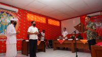 pelantikan PPK Kuta KETUA KPU Badung, I Wayan Semara Cipta, melantik PPK Kuta di kantor KPU Badung, Rabu (22/7/2020). Foto: Ist
