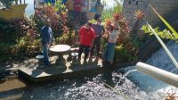 Foto : DESA PANJI PENINJAUAN Bupati Buleleng, Putu Agus Suradnyana, ke lokasi rencana pembangunan Waterbom di Desa Panji. Foto: rik Foto : DESA PANJI PENINJAUAN Bupati Buleleng, Putu Agus Suradnyana, ke lokasi rencana pembangunan Waterbom di Desa Panji. Foto: rik