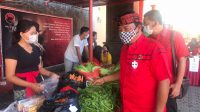 Foto: DPC PDIP DENPASAR DPC PDI Perjuangan Kota Denpasar kembali menggelar Pasar Gotong Royong Krama Bali, Jumat (14/8). Foto: tra Foto: DPC PDIP DENPASAR DPC PDI Perjuangan Kota Denpasar kembali menggelar Pasar Gotong Royong Krama Bali, Jumat (14/8). Foto: tra