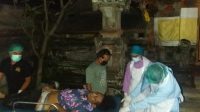 Foto: KECELAKAAN PEMOTOR yang mengalami kecelakaan di Jalan Raya Kutri, Desa Singapadu, Sukawati, Gianyar, Jumat (21/8) pagi, saat dievakuasi petugas. Foto: ist Foto: KECELAKAAN PEMOTOR yang mengalami kecelakaan di Jalan Raya Kutri, Desa Singapadu, Sukawati, Gianyar, Jumat (21/8) pagi, saat dievakuasi petugas. Foto: ist