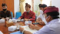 Foto : KETUA BPK RI PERWAKILAN BALI KETUA BPK RI Perwakilan Bali, Sri Haryoso Suliyanto, melakukan rapat dengan Bupati Suwirta, Kamis (13/8). Foto: baw Foto : KETUA BPK RI PERWAKILAN BALI KETUA BPK RI Perwakilan Bali, Sri Haryoso Suliyanto, melakukan rapat dengan Bupati Suwirta, Kamis (13/8). Foto: baw