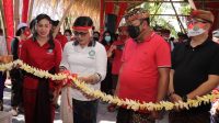 Ket foto: MUSEUM SUBAK MASCETI PUTRI Koster; didampingi Bupati Gianyar, Made Mahayastra; Wabup AA Gde Mayun, dan Ketua TP PKK Kabupaten Gianyar, Surya Adnyani Mahayastra, saat meresmikan percontohan Taman Hatinya PKK di kawasan Museum Subak Masceti. Foto: adi Ket foto: MUSEUM SUBAK MASCETI PUTRI Koster; didampingi Bupati Gianyar, Made Mahayastra; Wabup AA Gde Mayun, dan Ketua TP PKK Kabupaten Gianyar, Surya Adnyani Mahayastra, saat meresmikan percontohan Taman Hatinya PKK di kawasan Museum Subak Masceti. Foto: adi
