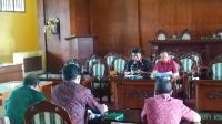 Foto: RAPAT BANGLI RAPAT kerja Komisi III DPRD Bangli dengan Badan Keuangan Pendapatan dan Aset Daerah (BKPAD), Selasa (4/8). Foto: gia Foto: RAPAT BANGLI RAPAT kerja Komisi III DPRD Bangli dengan Badan Keuangan Pendapatan dan Aset Daerah (BKPAD), Selasa (4/8). Foto: gia