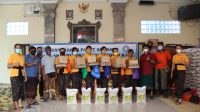 Foto: PKK PKK Banjar Legian Kaja membagikan 260 paket sembako dan bibit tanaman kepada seluruh anggotanya, Sabtu (29/8). Foto: gay Foto: PKK PKK Banjar Legian Kaja membagikan 260 paket sembako dan bibit tanaman kepada seluruh anggotanya, Sabtu (29/8). Foto: gay
