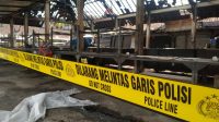 PASAR Desa Adat Penarungan yang terbakar diberi garis polisi. Foto: 020 PASAR Desa Adat Penarungan yang terbakar diberi garis polisi. Foto: 020