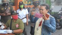 OPERASI yustisi penegakan hukum penerapan prokes di wilayah Kelurahan Sesetan, Denpasar Selatan pada Senin (28/9/2020). Foto: ist OPERASI yustisi penegakan hukum penerapan prokes di wilayah Kelurahan Sesetan, Denpasar Selatan pada Senin (28/9/2020). Foto: ist