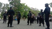 BRIMOB Polda Bali bersenjata lengkap dilibatkan dalam penegakan Pergub 46/2020. Foto: alt BRIMOB Polda Bali bersenjata lengkap dilibatkan dalam penegakan Pergub 46/2020. Foto: alt