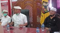 BUPATI Bangli, Made Gianyar, memberi penjelaskan soal pencabutan sementara Perbup Bangli Nomor 39/2020 mengenai disiplin penerapan protokol kesehatan (prokes) sambil menunggu revisi di pasal sanksi denda. Foto: gia BUPATI Bangli, Made Gianyar, memberi penjelaskan soal pencabutan sementara Perbup Bangli Nomor 39/2020 mengenai disiplin penerapan protokol kesehatan (prokes) sambil menunggu revisi di pasal sanksi denda. Foto: gia