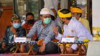 Gubernur Zulkieflimansyah saat menghadiri undangan Komunitas Hindu di Pura Dalem Swasta Pranawa Abian Tubuh, Kecamatan Cakranegara, Mataram. Foto: net Gubernur Zulkieflimansyah saat menghadiri undangan Komunitas Hindu di Pura Dalem Swasta Pranawa Abian Tubuh, Kecamatan Cakranegara, Mataram. Foto: net