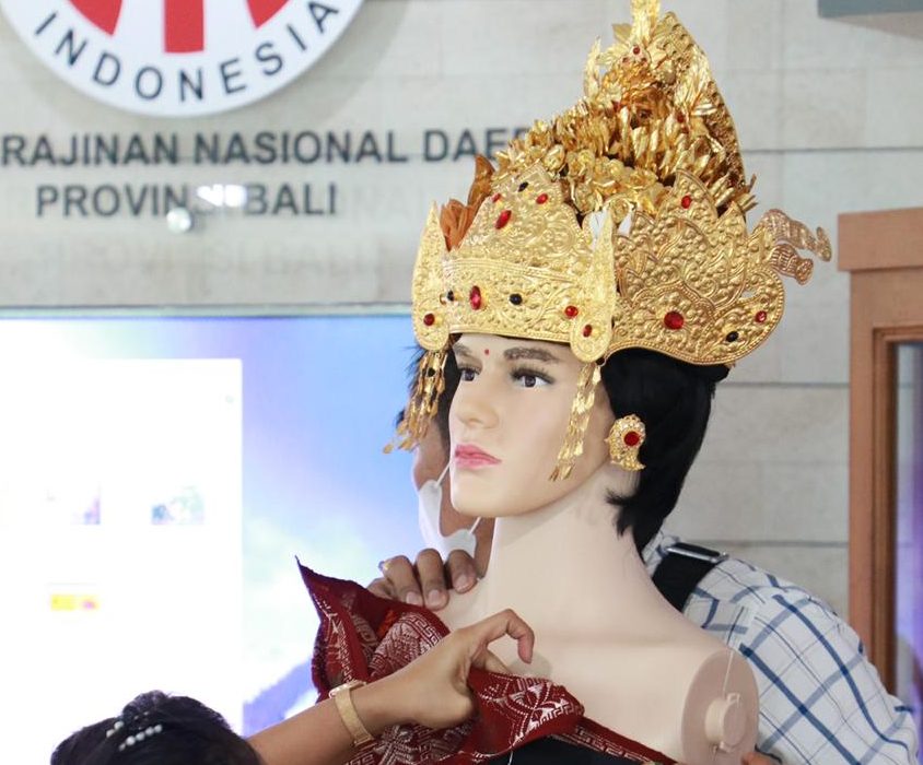 PENATAAN pameran Dekranasda Bali. Foto: ist