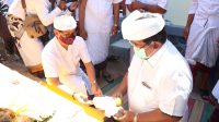 PELETAKAN batu pertama restorasi pembangunan rumah Nyoman Rai Srimben, oleh Bupati Buleleng, Putu Agus Suradnyana, Minggu (20/9). Foto: rik PELETAKAN batu pertama restorasi pembangunan rumah Nyoman Rai Srimben, oleh Bupati Buleleng, Putu Agus Suradnyana, Minggu (20/9). Foto: rik
