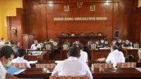 RAPAT kerja TAPD dan Banggar DPRD Bangli membahas APBD Perubahan tahun 2020, Jumat (18/9) lalu. Foto: gia RAPAT kerja TAPD dan Banggar DPRD Bangli membahas APBD Perubahan tahun 2020, Jumat (18/9) lalu. Foto: gia