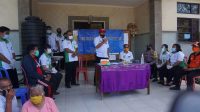 Foto: Wabup Kasta memberikan sosialisasi penerapan Protokol Kesehatan COVID-19 di Kantor Desa Gelgel Foto: Wabup Kasta memberikan sosialisasi penerapan Protokol Kesehatan COVID-19 di Kantor Desa Gelgel