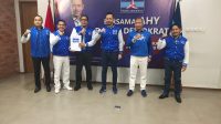 amerta NGURAH Ambara (tiga kiri) bersama Bagus Kertanegara (dua kiri kiri) bersama Agus Harimurti Yudhoyono dan pengurus Partai Demokrat saat menjemput rekomendasi di kantor DPP Partai Demokrat di Jakarta, Selasa (1/9/2020). Foto: Ist