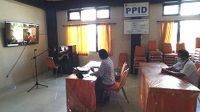 daring sosialisasi APK - ist RAPAT daring KPU Tabanan membahas pemasangan APK. Foto: gagah