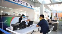 PEMERIKSAAN tes cepat di Bandara Ngurah Rai. Foto: ist PEMERIKSAAN tes cepat di Bandara Ngurah Rai. Foto: ist