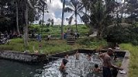 SUASANA di Taman Sari atau Bebengan, Desa Pakraman Bukit Jangkrik, Kelurahan Samplangan, Gianyar, di Umanis Kuningan. Foto: adi SUASANA di Taman Sari atau Bebengan, Desa Pakraman Bukit Jangkrik, Kelurahan Samplangan, Gianyar, di Umanis Kuningan. Foto: adi