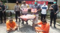 Foto: narkoba - gagah KAPOLRES Tabanan, AKBP Mariochristy Panca Sakti Siregar, ketika menunjukan dua tersangka kasus narkoba, berikut sejumlah barang bukti yang berhasil disita. Foto: gap Foto: narkoba - gagah KAPOLRES Tabanan, AKBP Mariochristy Panca Sakti Siregar, ketika menunjukan dua tersangka kasus narkoba, berikut sejumlah barang bukti yang berhasil disita. Foto: gap