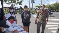 OPERASI masker di wilayah Desa Kesiman Kertalangu, Denpasar Timur, Senin (19/10/2020). Foto: ist OPERASI masker di wilayah Desa Kesiman Kertalangu, Denpasar Timur, Senin (19/10/2020). Foto: ist