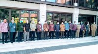 DIREKTUR Utama Bank BPD Bali, I Nyoman Sudharma, bersama Koordinator Wilayah VIII Tim Korsupgah KPK, Adliansyah Malik Nasution dan Sekda Kabupaten/Kota se-Bali usai melaksanakan rapat koordinasi. Foto: ist DIREKTUR Utama Bank BPD Bali, I Nyoman Sudharma, bersama Koordinator Wilayah VIII Tim Korsupgah KPK, Adliansyah Malik Nasution dan Sekda Kabupaten/Kota se-Bali usai melaksanakan rapat koordinasi. Foto: ist