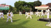 99 anggota jajaran Polres Tabanan yang diusulkan untuk kenaikan pangkat, mengikuti ujian Bela Diri Polri, di Lapangan Apel Polres Tabanan, Jumat (9/10/2020). Foto: gap 99 anggota jajaran Polres Tabanan yang diusulkan untuk kenaikan pangkat, mengikuti ujian Bela Diri Polri, di Lapangan Apel Polres Tabanan, Jumat (9/10/2020). Foto: gap