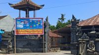 PEMASANGAN baliho oleh sejumlah masyarakat di Desa Kubutambahan, Buleleng. Foto: ist PEMASANGAN baliho oleh sejumlah masyarakat di Desa Kubutambahan, Buleleng. Foto: ist