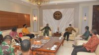 JAJARAN MW KAHMI Bali saat beraudiensi dengan Pangdam IX UdayanaMayjen TNI Kurnia Dewantara di Denpasar, Selasa (6/10/2020). Foto: ist JAJARAN MW KAHMI Bali saat beraudiensi dengan Pangdam IX UdayanaMayjen TNI Kurnia Dewantara di Denpasar, Selasa (6/10/2020). Foto: ist