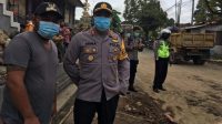KAPOLRES Gianyar memantau pengalihan kendaraan di Jalan Raya Bedulu. Foto: adi KAPOLRES Gianyar memantau pengalihan kendaraan di Jalan Raya Bedulu. Foto: adi