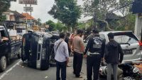 KECELAKAAN lalu lintas di Jalan Raya Brigjen I Gusti Ngurah Rai, persisnya di selatan RSUD Bangli, Minggu (25/10/2020) sore. Foto: gia KECELAKAAN lalu lintas di Jalan Raya Brigjen I Gusti Ngurah Rai, persisnya di selatan RSUD Bangli, Minggu (25/10/2020) sore. Foto: gia