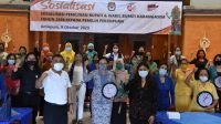 PULUHAN ibu-ibu dari berbagai organisasi perempuan mengikut sosialisasi pemilihan Bupati dan Wakil Bupati yang digelar KPU Karangasem, Jumat (9/10/2020). Foto: nad PULUHAN ibu-ibu dari berbagai organisasi perempuan mengikut sosialisasi pemilihan Bupati dan Wakil Bupati yang digelar KPU Karangasem, Jumat (9/10/2020). Foto: nad