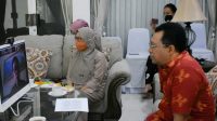 LUMBUNG PANGAN GUBERNUR NTB, H. Zulkieflimansyah, menjadi narasumber pada rapat tentang lumbung pangan Provinsi NTB secara virtual. Foto: sit