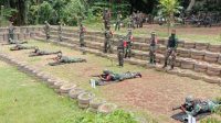 PRAJURIT Kodim 1616/Gianyar latihan menembak di lapangan tembak Badawang Nala Yonzipur 18/YKR Gianyar. Foto: adi PRAJURIT Kodim 1616/Gianyar latihan menembak di lapangan tembak Badawang Nala Yonzipur 18/YKR Gianyar. Foto: adi