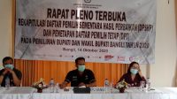 Foto: RAPAT PLENO BANGLI RAPAT pleno KPU Bangli terkait penetapan Daftar Pemilih Tetap (DPT) dalam Pilkada Bangli 2020, Rabu (14/10/2020). Foto: gia Foto: RAPAT PLENO BANGLI RAPAT pleno KPU Bangli terkait penetapan Daftar Pemilih Tetap (DPT) dalam Pilkada Bangli 2020, Rabu (14/10/2020). Foto: gia