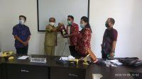 BAGIAN Pengawasan dan Humas Sekretariat DPRD Karangasem bersama kalangan media studi banding ke DPRD Kabupaten Lombok Timur, Senin (26/10/2020). Foto: nad BAGIAN Pengawasan dan Humas Sekretariat DPRD Karangasem bersama kalangan media studi banding ke DPRD Kabupaten Lombok Timur, Senin (26/10/2020). Foto: nad