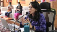 KETUA TP PKK Kota Denpasar, IA Selly Dharmawijaya Mantra, saat menjadi narasumber webinar di Gedung Graha Sewaka Dharma, Lumintang, Kamis (15/10/2020). Foto: ist KETUA TP PKK Kota Denpasar, IA Selly Dharmawijaya Mantra, saat menjadi narasumber webinar di Gedung Graha Sewaka Dharma, Lumintang, Kamis (15/10/2020). Foto: ist