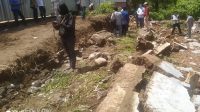 TEMBOK penyengker Rutan Kelas II B, Bangli, sepanjang 42 meter di sisi barat, hancur diterjang diterjang air bah, Sabtu (10/10/2020) pagi. Foto: gia TEMBOK penyengker Rutan Kelas II B, Bangli, sepanjang 42 meter di sisi barat, hancur diterjang diterjang air bah, Sabtu (10/10/2020) pagi. Foto: gia