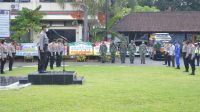 TNI dan Polri terus bergerak bersama untuk mendukung yustisi prokes, dengan diawali apel bersama jajaran Polres Tabanan dan Kodim 1619/Tabanan, Jumat (2/10/2020). Foto: gap TNI dan Polri terus bergerak bersama untuk mendukung yustisi prokes, dengan diawali apel bersama jajaran Polres Tabanan dan Kodim 1619/Tabanan, Jumat (2/10/2020). Foto: gap