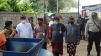 WAKIL Bupati Gianyar, AA Gde Mayun, meresmikan TPS3R Desa Pejeng, Tampaksiring, Selasa (6/10/2020). Foto: adi WAKIL Bupati Gianyar, AA Gde Mayun, meresmikan TPS3R Desa Pejeng, Tampaksiring, Selasa (6/10/2020). Foto: adi