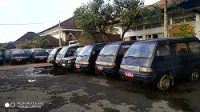 PULUHAN kendaraan dinas di Setda Bangli yang tidak layak pakai akan dilelang. Foto: gia PULUHAN kendaraan dinas di Setda Bangli yang tidak layak pakai akan dilelang. Foto: gia
