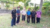 FOTO bersama usai adanya kesepakatan mengakhiri polemik lahan sepada pantai di Desa Anturan. Foto: rik FOTO bersama usai adanya kesepakatan mengakhiri polemik lahan sepada pantai di Desa Anturan. Foto: rik