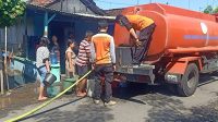 PENDISTRIBUSIAN air bersih oleh BPBD Jembrana, Selasa (13/10/2020). Foto: ist PENDISTRIBUSIAN air bersih oleh BPBD Jembrana, Selasa (13/10/2020). Foto: ist
